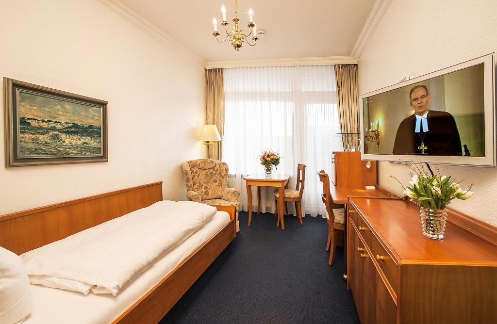 Strandhotel Monbijou Gmbh Garni Westerland Zimmer foto